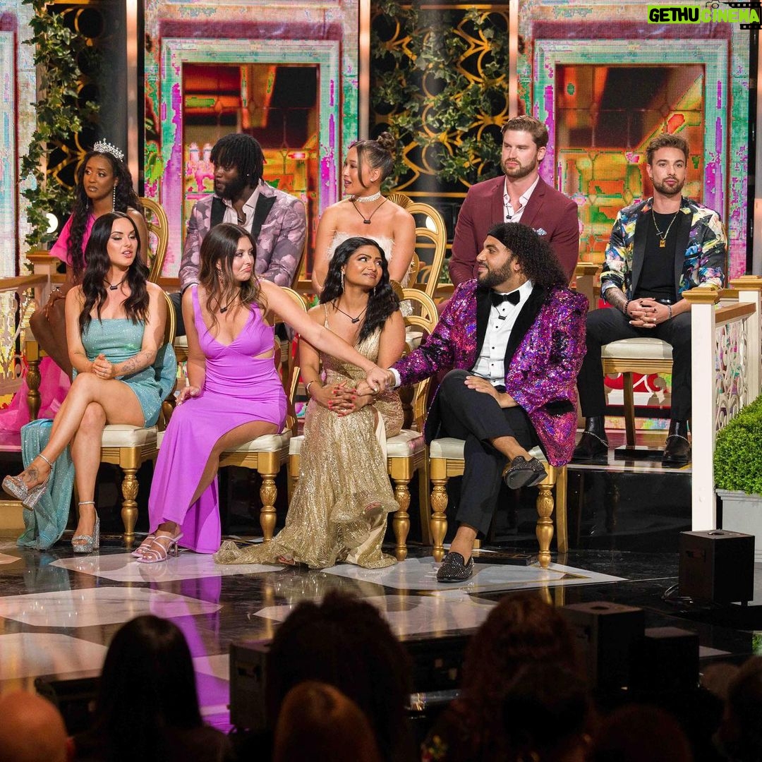 Arisa Cox Instagram - Daniel!!!!!! #BBCAN11 What an unlikely journey, what a unique player, beloved by all in one of the wildest and most cutthroat seasons we’ve ever seen! A true gamer and DR King, he positioned himself between massive threats and bigger targets, deftly laughing through the game by staying flexible, clever, and most importantly, lovable. The last surviving member of The Crown, protected almost the entire time, he played hard until he could no longer. Final 3 baby!!!! @danfizpat @bigbrotherca @lisawilliamsstyle @joanna_bell_photographic_art @go_unitphoto @unitphotog