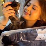 Arishfa Khan Instagram - First reel with my adorable little babies🥺🫶🏻😍 REVEALING CATS NAME 🐾 Kaise lage aap sabko inke names?🥰 My cuties are 16 days old today🥹❤️