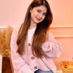 Arishfa Khan Instagram - Quick Fix, Big Love! 💖 Tested out @lovebeautyandplanet_in’s Argan Oil and Lavender 2min Magic Masque with Argan oil goodness + lavender bliss, because who needs complicated when you can have simple joy in a bottle? Trust me, your hair deserves this magic too ✨ #AD #LoveBeautyAndPlanet #2MinFrizzFix #SayByeToFrizzyHair #NoFrizz #2MinMagicMasque
