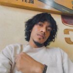 Ariyan Mehedi Instagram - Music is life itself..! 💎💛 . . . #ariyanmehedi #instagood #blogger #singer #selfie #bdcommunity🇧🇩🔗 #bdcarmy🇧🇩🔗 #hairfashion #dhakagram #bangladesh #bashundhara #musicianlife #todaysoutfit #photooftheday Bashundhara Residential Area