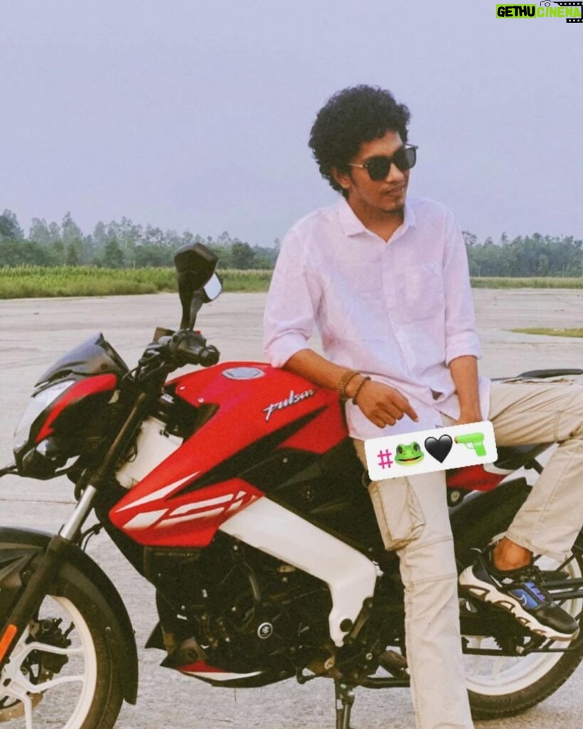 Ariyan Mehedi Instagram - Friday Vibe🍒🍒 Lalmonirhat Airport - লালমনিরহাট বিমানবন্দর