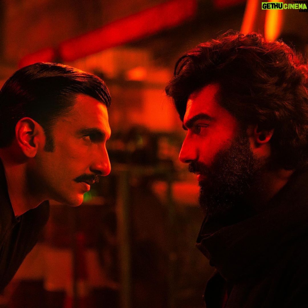 Arjun Kapoor Instagram - Singham ka villain! Feeling on top of the world being a part of hit-machine Rohit Shetty sir’s cop universe! I promise you there will be mayhem 🚨💥😈 #SinghamAgain @itsrohitshetty @rohitshettypicturez @adffilms @officialjiostudios @reliance.entertainment @cinergyofficial