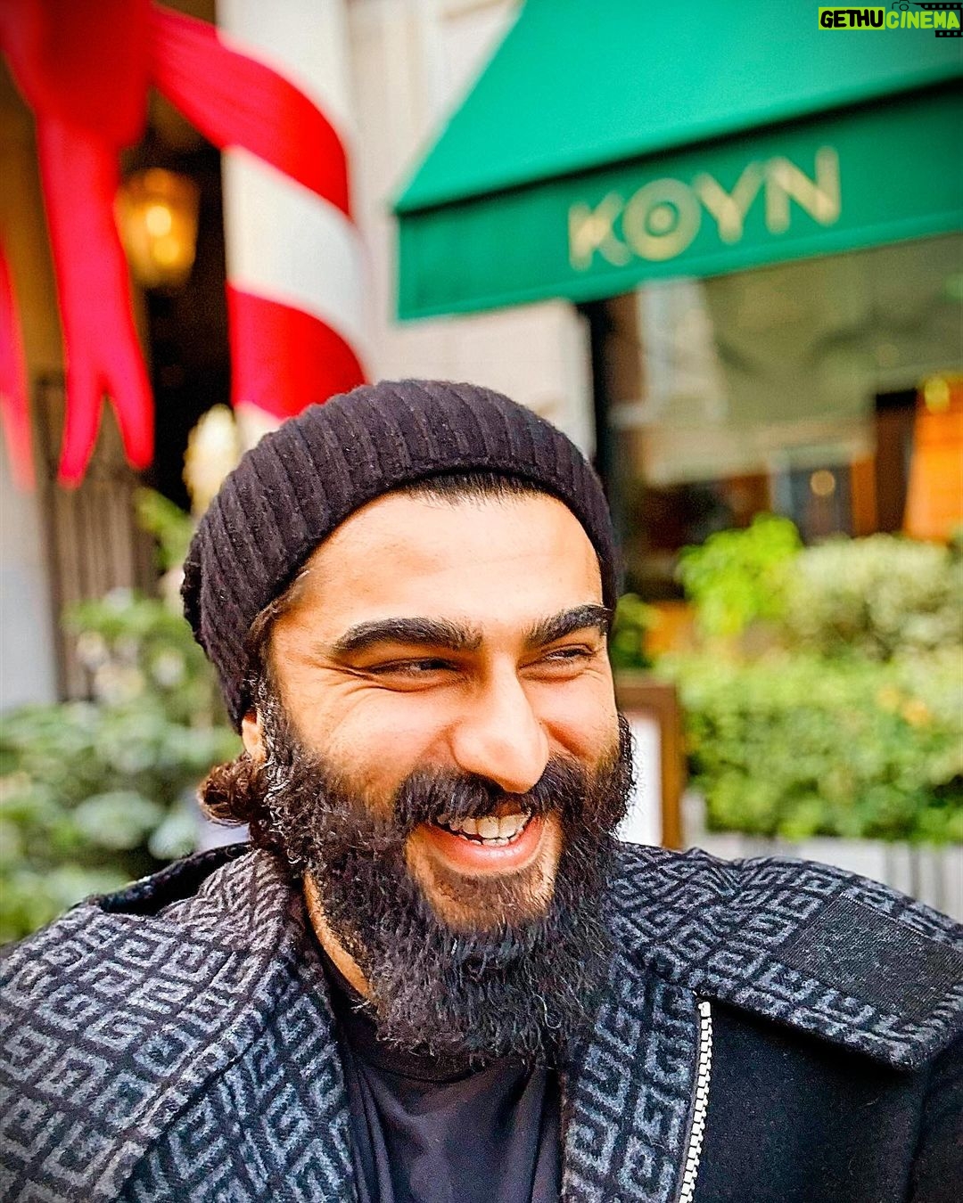 Arjun Kapoor - 324.3K Likes - The Sibling Getaway…
@anshulakapoor ❤️🎄🇬🇧