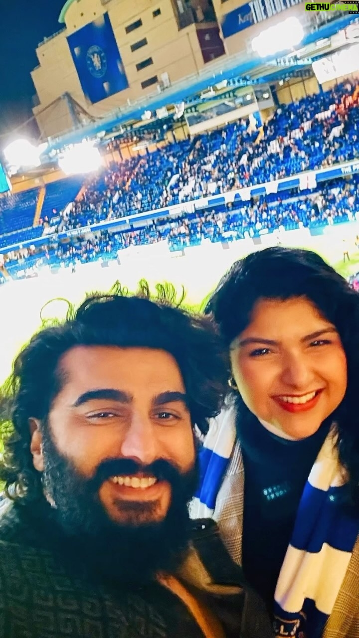 Arjun Kapoor Instagram - Favorite Sport. Favorite Team. Favorite Person 💙🙌🏻⚽