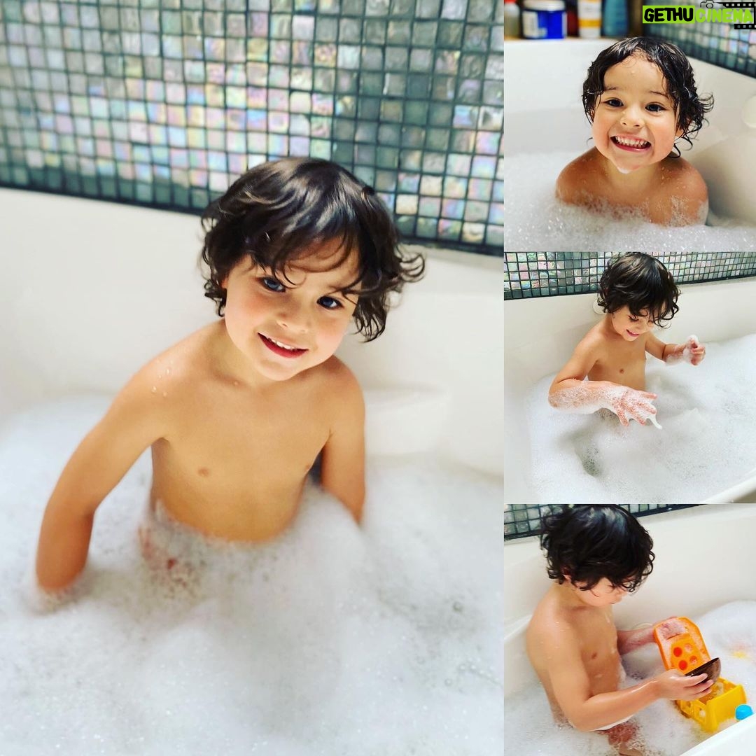 Arleth Terán - 2.4K Likes - Esta cuarentena la estoy aprovechando al máximo, amo las burbujas. !!! #donleon #leonalexanderlaet #hogardulcehogar