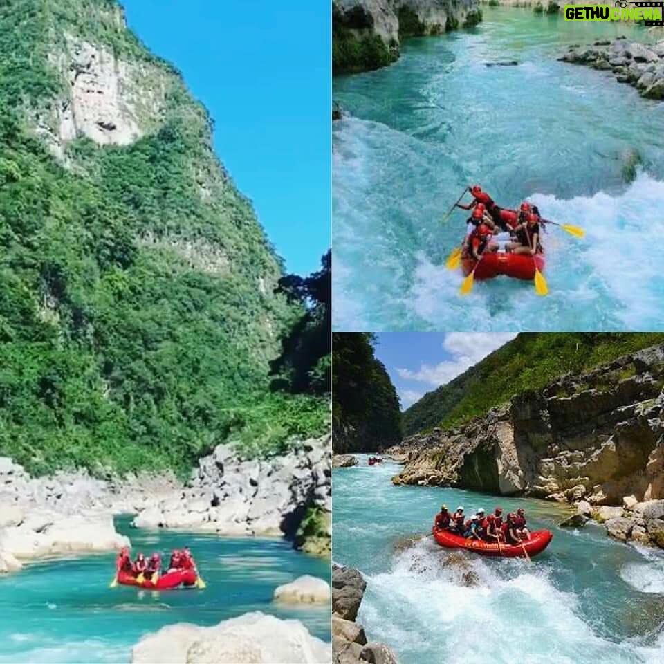 Arleth Terán Instagram - Si estas en #lahuastecaPotosína y te gusta la aventura, no pierdas la oportunidad de hacer los rápidos en el #riotampaon uno de los más bellos de México, con un azul impresionante, verás hermosas avez acompañando tu recorrido, donde encontrarás un paz alucinante en sus aguas calmas, y vivirás adrenalina pura, cruzando sus aguas bravas. Pará hacer #rafting te recomiendo lo hagas con nuestros amigos de http://bit.ly/2Pr59RF que son todos unos profesionales en el tema. Estos rápidos son nivel tres. Ellos te piden llevar, zapatos para agua, bloqueador y muchas ganas de divertirte. Gracias @andypanda___ #turismo #huastecapotosina Huasteca Potosina SLP