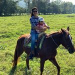 Arleth Terán Instagram - Una de mis grandes pasiones es hacer largas cabalgatas y que mejor compañía que @leonalexanderlaet quien heredó mi gusto por los caballos. Esta es otra relajante actividad que se puede realizar en @haciendadelosmarcos lugar precioso donde nos hospedamos en #lahuastecaPotosína muy agradecida por todas sus atenciones GRACIAS @andypanda___ @analucilagr por todas tus atenciones, Adriana y Jesús nos consintieron mucho. 😘 ♥️ 🏇🇲 🇽@ivanfloresfoto @turismovalles Huasteca Potosina SLP