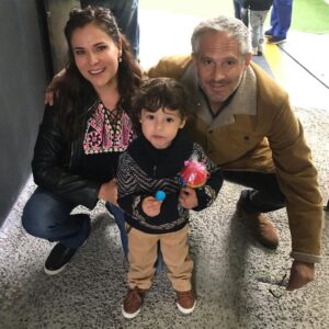 Arleth Terán Instagram - Gracias querido hermano @arathdelatorre y @susylu me encanta verlos de papas.  GRACIAS POR TANTO. Nos divertimos mucho. 😍😘❤️🙌🏻🦁 #cumpleañoslia #niñosfelices #fiesta