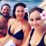 Arleth Terán Instagram - Jugando con #erikapimentel y mi adorado @alex_olguin #vivehoy #vivefeliz Parque Garrafón, Isla Mujeres, Q.R. México.