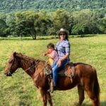 Arleth Terán Instagram - Una de mis grandes pasiones es hacer largas cabalgatas y que mejor compañía que @leonalexanderlaet quien heredó mi gusto por los caballos. Esta es otra relajante actividad que se puede realizar en @haciendadelosmarcos lugar precioso donde nos hospedamos en #lahuastecaPotosína muy agradecida por todas sus atenciones GRACIAS @andypanda___ @analucilagr por todas tus atenciones, Adriana y Jesús nos consintieron mucho. 😘 ♥️ 🏇🇲 🇽@ivanfloresfoto @turismovalles Huasteca Potosina SLP