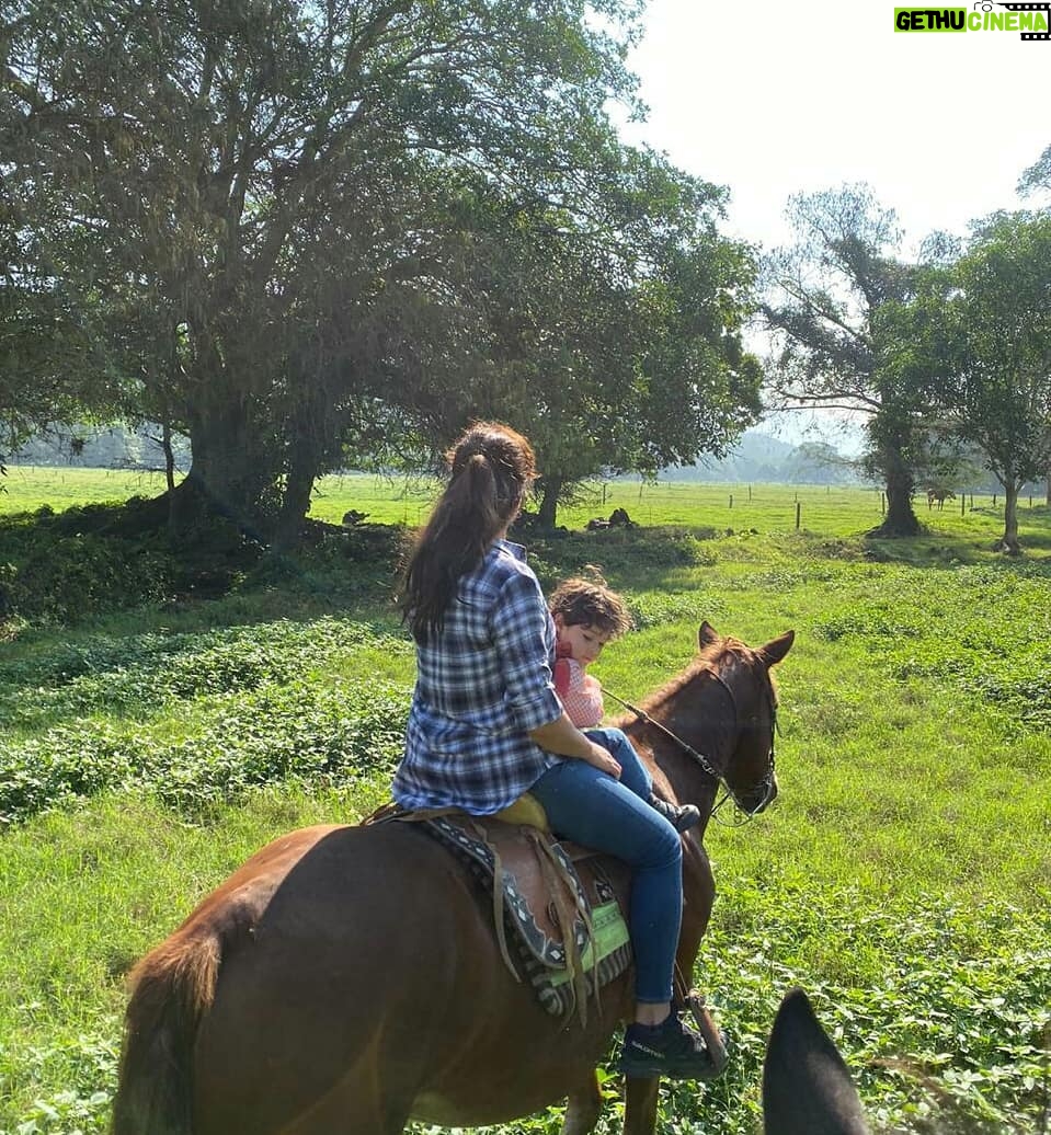 Arleth Terán - 2.6K Likes - Una de mis grandes pasiones es hacer largas cabalgatas y que mejor compañía que @leonalexanderlaet quien heredó mi gusto por los caballos. Esta es otra relajante actividad que se puede realizar en @haciendadelosmarcos lugar precioso donde nos hospedamos en #lahuastecaPotosína muy agradecida por todas sus atenciones GRACIAS @andypanda___ @analucilagr por todas tus atenciones, Adriana y Jesús nos consintieron mucho. 😘 ♥️ 🏇🇲 🇽@ivanfloresfoto @turismovalles