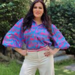 Arleth Terán Instagram – 🫶🏼 Apuesto porque cada día que pase, seamos una versión mejorada de nosotros mismos. Con nuevas metas, aspiraciones y sueños por cumplir. 💖✨El límite es el cielo, no se les olvide eso. ¡¡¡Feliz martes!!!
 
💖 Mención especial para @latinchicboutique porque tienen cosas preciosas como esta blusa. amoo 💜 Mexico City, Mexico