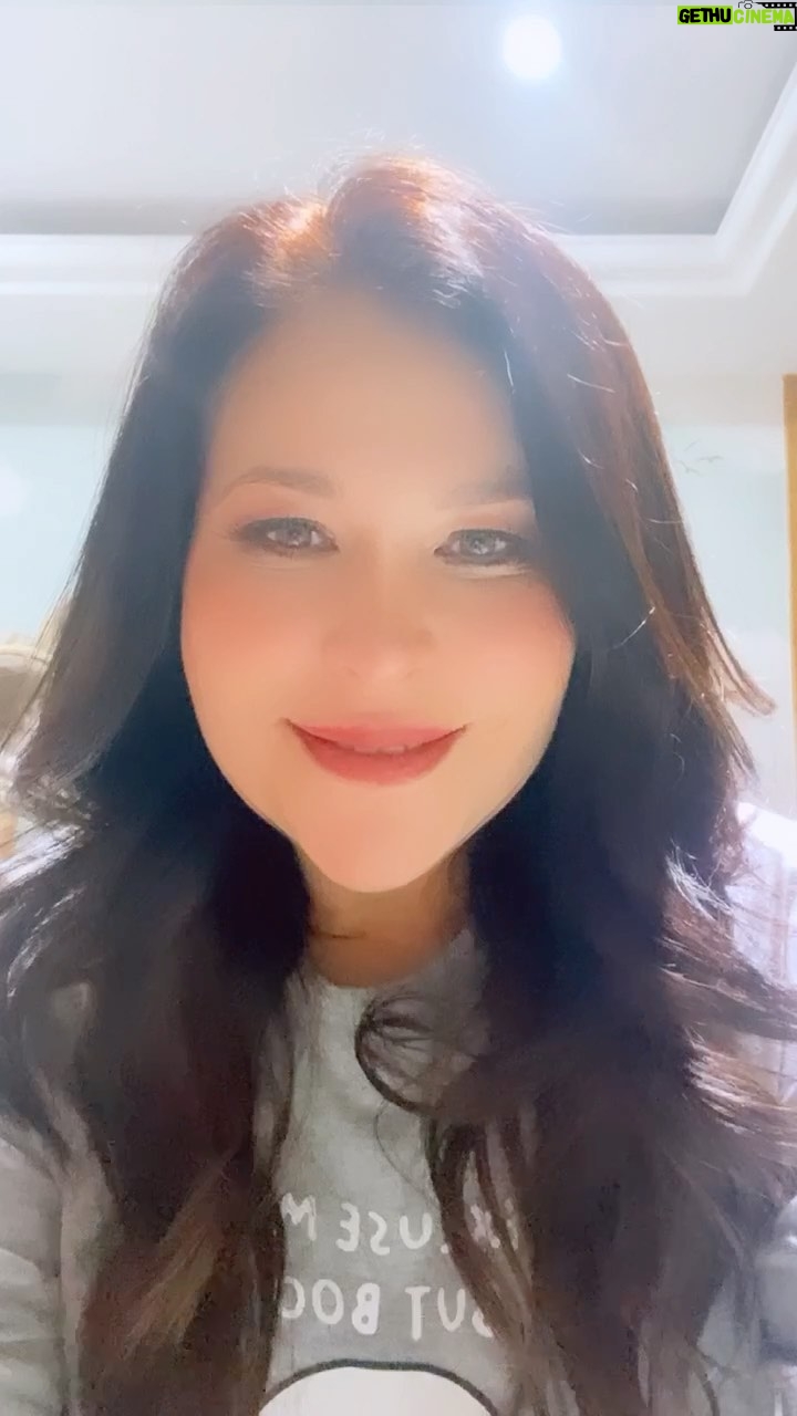 Arleth Terán - 4K Likes - Hola a todos GRACIAS a cada uno de ustedes que me dieron la mano y me acompañaron en este crudo transito, gracias porque conocí a los verdaderos amigos, a otros nuevos y entrañables que llegaron para quedarse. A mi familia que todo esto nos unió más. GRACIAS DIOS porque aprendí nuevamente a tener fe en tí y en mí. Gracias a mi pareja @javier_sanchez_bernal que me sostuvo y me contuvo con mucho amor y paciencia. A mis amigas OLH, a mis hermanos de vida que también son familia y que se turnaron para estar siempre conmigo. A Mirna Terán, Patricia Jurado, Tino, Isaac por su profesionalismo, en fin no me canso de dar las gracias. A mi guía @saulmaxwellofficia, Anita Esperon, Tere Carrasco a mis doctores a los de León, por ser tan compasivos y a la vida que no deja de enseñarme y de sorprenderme. Pero a mi niño hermoso valiente y guerrero por demostrarme su fortaleza y su amor incondicional. Te amo @leonalexanderlaet gracias por ser mi maestro de vida. Y SI DIOS CONMIGO QUIEN CONTRA MI. #familia #vida #enseñanzas #fuerza