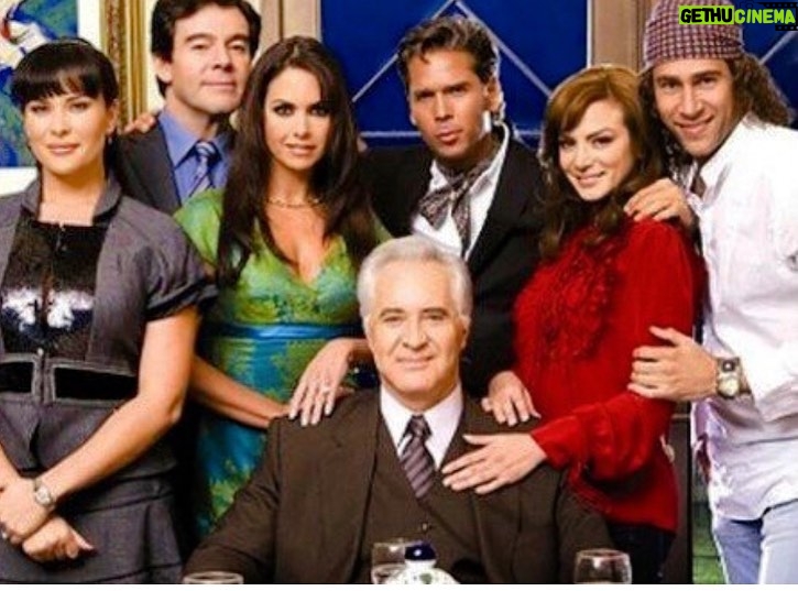 Arleth Terán - 3.6K Likes - Y esta familia era mi familia en MAÑANA ES PARA SIEMPRE se acuerdan de nosotros? Con el gran #rogelioguerra @luceromexico @silvianavarroyya @robertopalazuelosbadeaux @capetillo_guillermo @carlosdelamota todos de mano de nuestro querido productor @nicandrodiazof