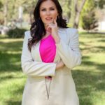 Arleth Terán Instagram - 🍃🧚 Hay que depurar para que nuevas experiencias, energías, cosas y metas lleguen a nuestra vida. 🧘🏻‍♀️Somos como un computador, que al llenarse la capacidad empieza a funcionar de manera más lenta… y entonces es allí donde empezamos a reiniciarlo, a limpiarlo para hacer espacio. 🍃🪷Así mismo funcionamos, cada cierto tiempo debemos limpiar la basura mental, renovar nuestras energías y abrir espacio para nuevas aventuras. ✨🧚