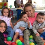 Arleth Terán Instagram - Esta es de cuando @leonalexander tenia un añito, fiesta de cumpleaños, la pasamos muy bien !! 🦁🎂🍭#misamigos #primosdelatorre @arathdelatorre @ulisesdelatorre #quique #gala #luca #mia #tbt