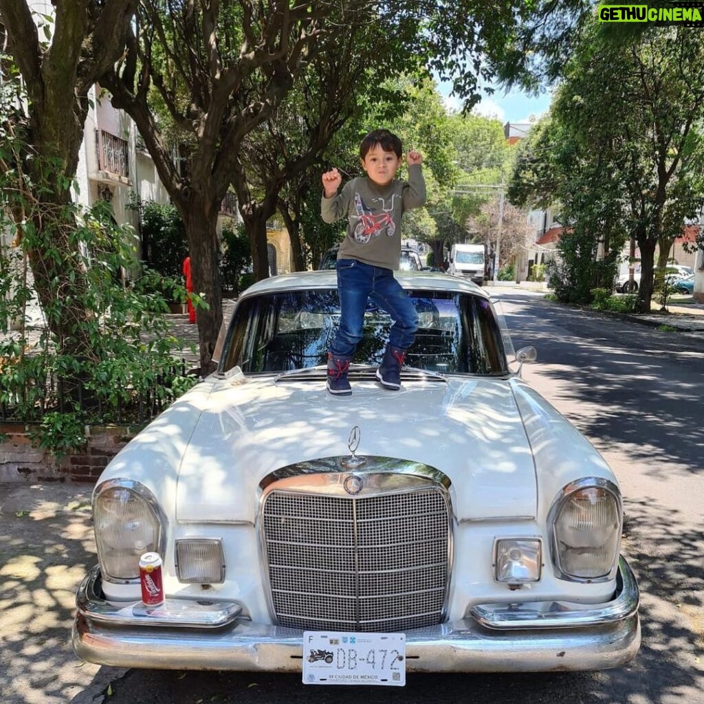 Arleth Terán Instagram - Esta balita me carga la pila, @leonalexanderlaet eres un ser hermoso y divertido, nos haces muy felices!! #infancia #vivefeloz #vivehoy 🦁♥️💫🦁❤️💫🔥 PURA VIDA