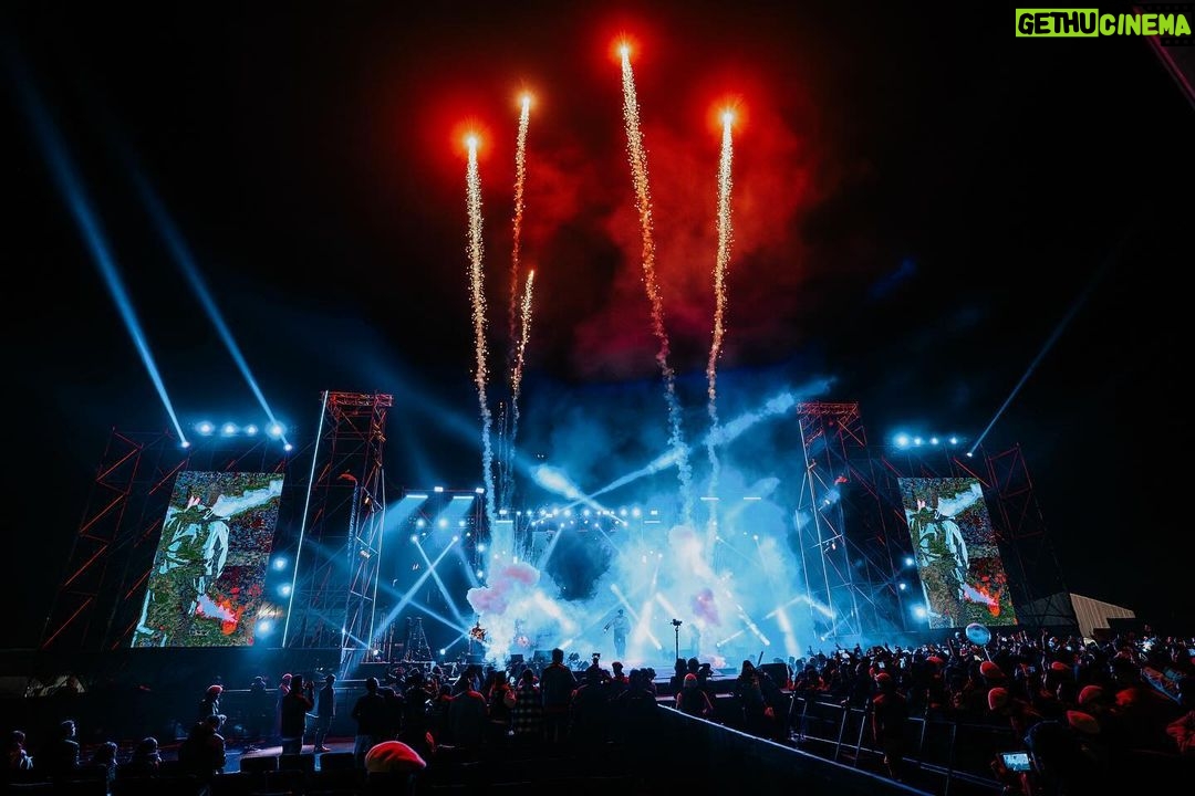 Armaan Malik Instagram - Thank you @megongfestival & @meghtourism for inviting me to your beautiful state! I had the most wonderful time performing here in Meghalaya. Such a warm and loving audience. Probably my best concert this year, one for the books ❤️🔥⚡️ 📸: @artisticvatsal