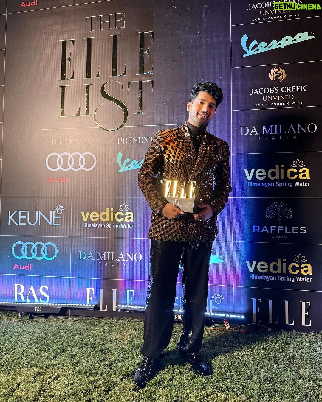 Armaan Malik - 278.8K Likes - Incredibly honored to receive the 'Elle Impact: Music' award from @elleindia tonight. A special thanks for recognizing my musical journey.āØ
Wearing: @kanikagoyallabel
Jewellery: @isharya
Shoes: @giorgioarmani
Styling: @malvika_tater
Pictures: @shreyansdungarwal
#TheElleList #ArmaanMalik