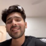 Armaan Malik Instagram – was genuinely making an acoustic reel, but charger bhaiya wasn’t feeling it 🥲 #kasamse