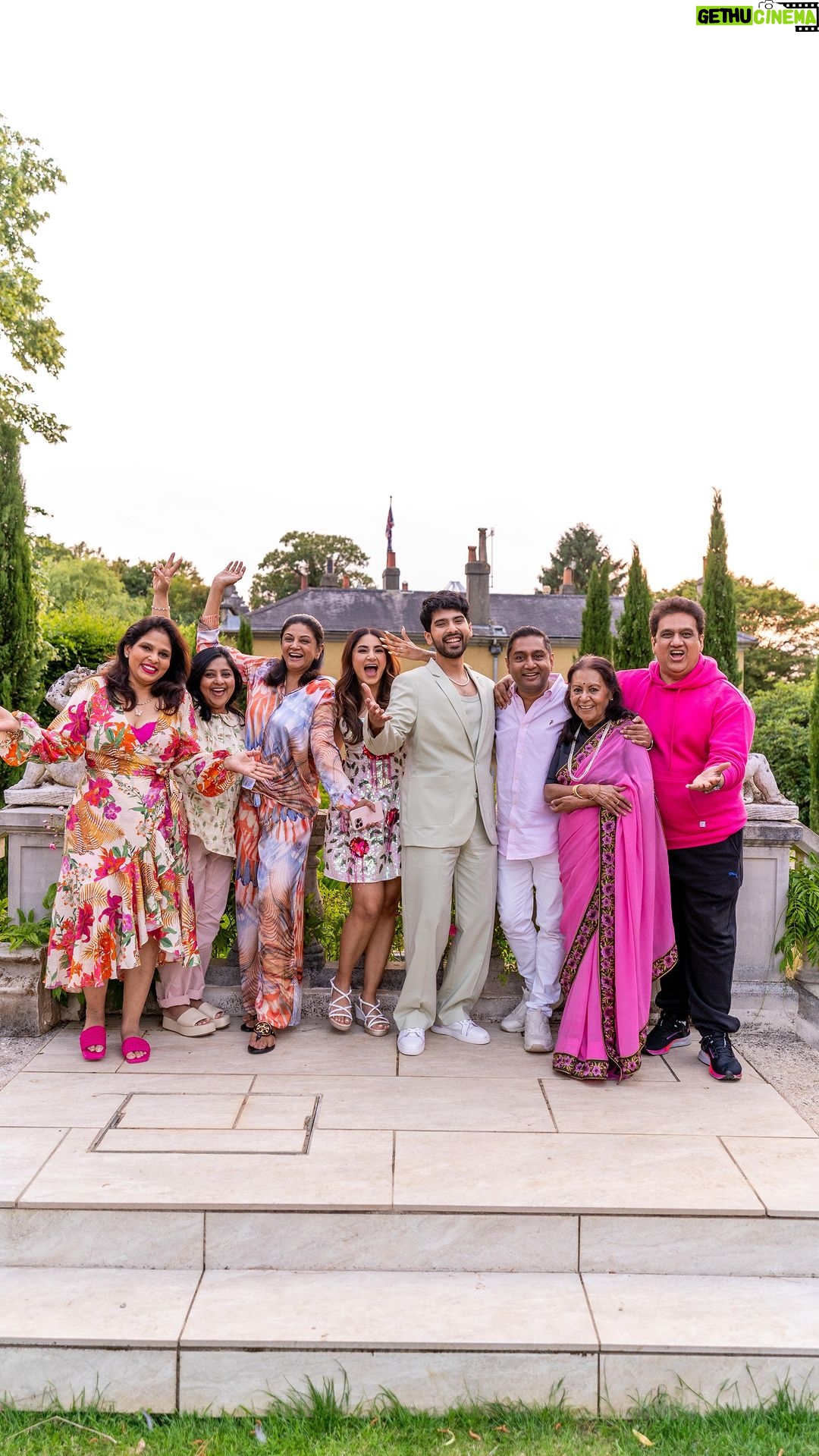 Armaan Malik - 448.3K Likes - A lot of people have asked me over the past few weeks how did I pull this proposal off. well, tbh i couldnāt have made any of this happen without the love and support of these beautiful humans. my home team! š„¹ā¤ļøš§æ