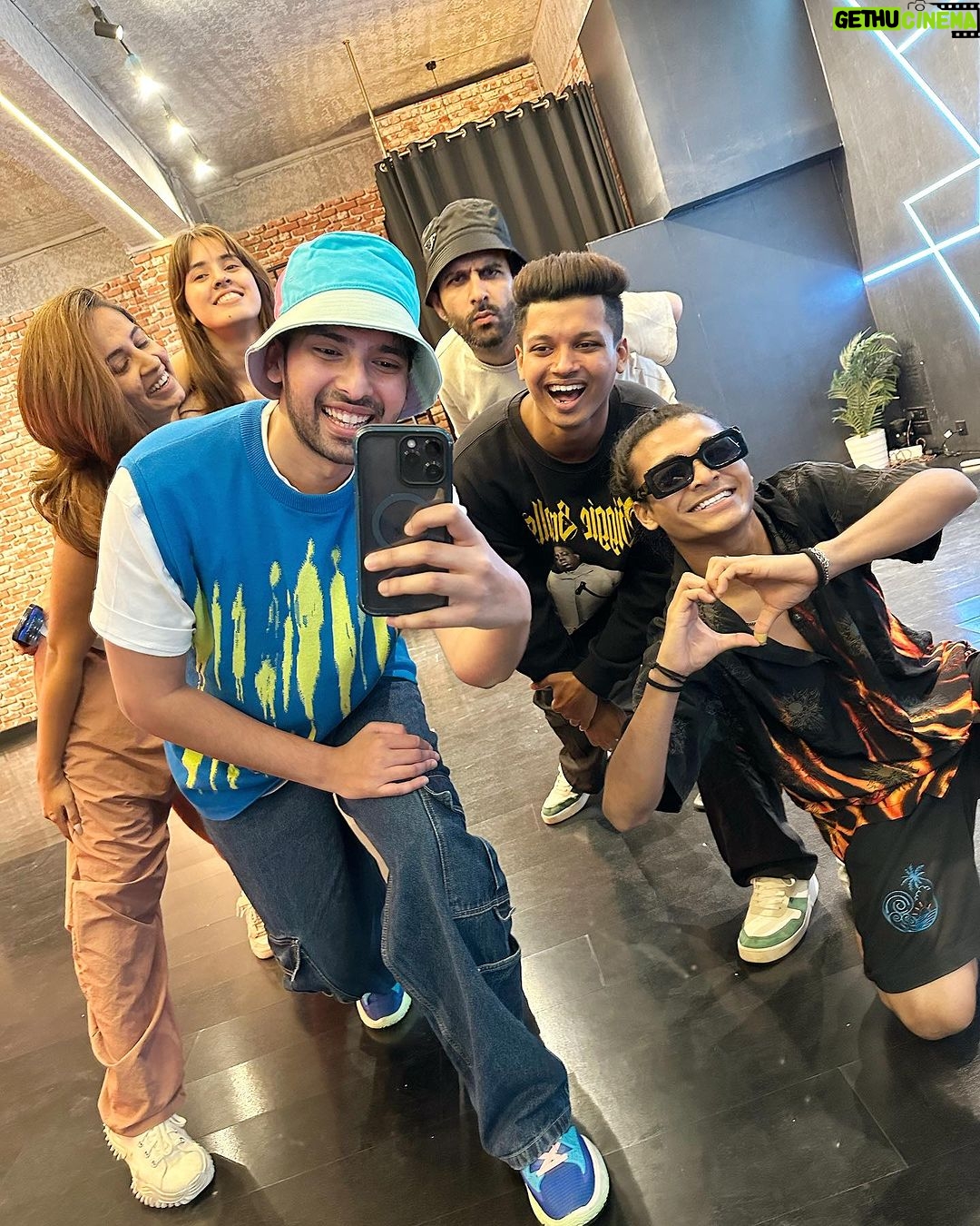 Armaan Malik - 348.9K Likes - life lately āØš„°šŗš»ā¤ļøšš»