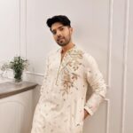 Armaan Malik Instagram - festive szn is finally upon us ✨ Armaan: wearing @payalsinghal footwear @solefactor_ styling @malvika_tater Aashna: wearing @shantibanaras