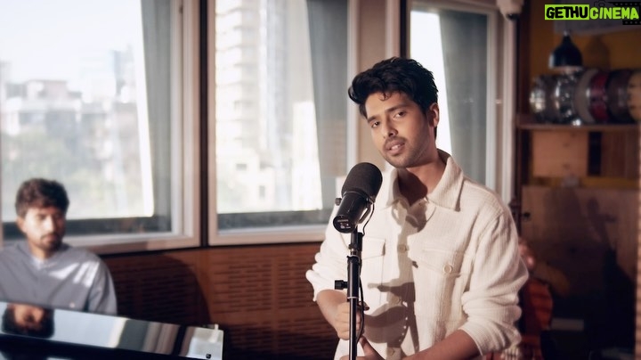 Armaan Malik Instagram - We have a surprise for you 😉❤️ @oaffmusic Premiere link in bio!