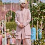 Armaan Malik Instagram - jahaan dekho photoshoot karte rehta hai yeh armaan 😅 outfit @madzinlabel kolhapuri @aprajitatoorofficial styling @malvika_tater photos @mohitvaru Hyderabad