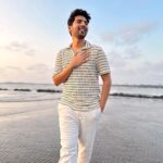 Armaan Malik Instagram - dil malanga ishq ch tere, teri gali phirda 🌻❤️