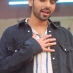 Armaan Malik Instagram - The long wait has ended! My first non-film collaboration with @mithoon11 sir ‘Wahi Toh Khuda Hai’ is here! I’m so glad we could come together and spread a message that really resonates with us at a soul level 🤍 Link in bio. @tseries.official #WahiTohKhudaHai #BhushanKumar @videobrainsofficial #ArmaanMalik #Mithoon