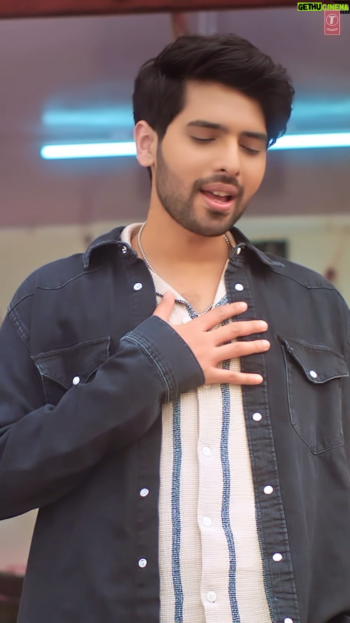 Armaan Malik Instagram - The long wait has ended! My first non-film collaboration with @mithoon11 sir ‘Wahi Toh Khuda Hai’ is here! I’m so glad we could come together and spread a message that really resonates with us at a soul level 🤍 Link in bio. @tseries.official #WahiTohKhudaHai #BhushanKumar @videobrainsofficial #ArmaanMalik #Mithoon