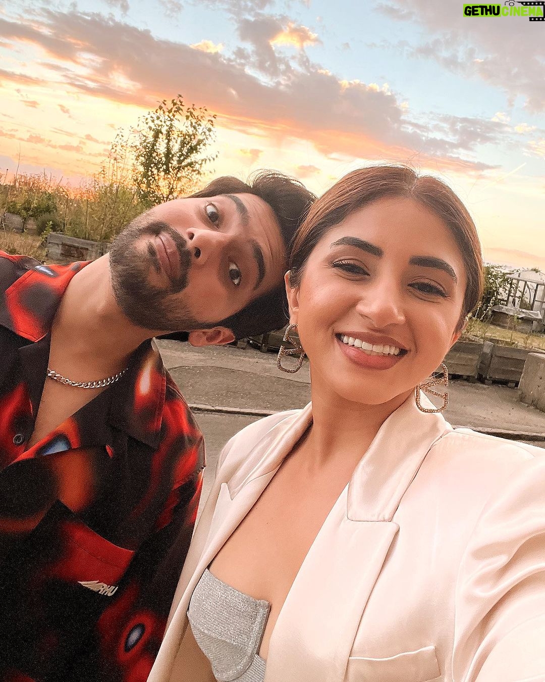 Armaan Malik - 0.9 Million Likes - happy 30th to my favourite human. youāve been here on this planet for 10,957 days and even though Iāve been a part of your life only for 2,384 of those, it feels like itās been a lifetime knowing you. kasam se, doing nothing with you is better than doing anything with anybody. love you @aashnashroff ā¤ļø