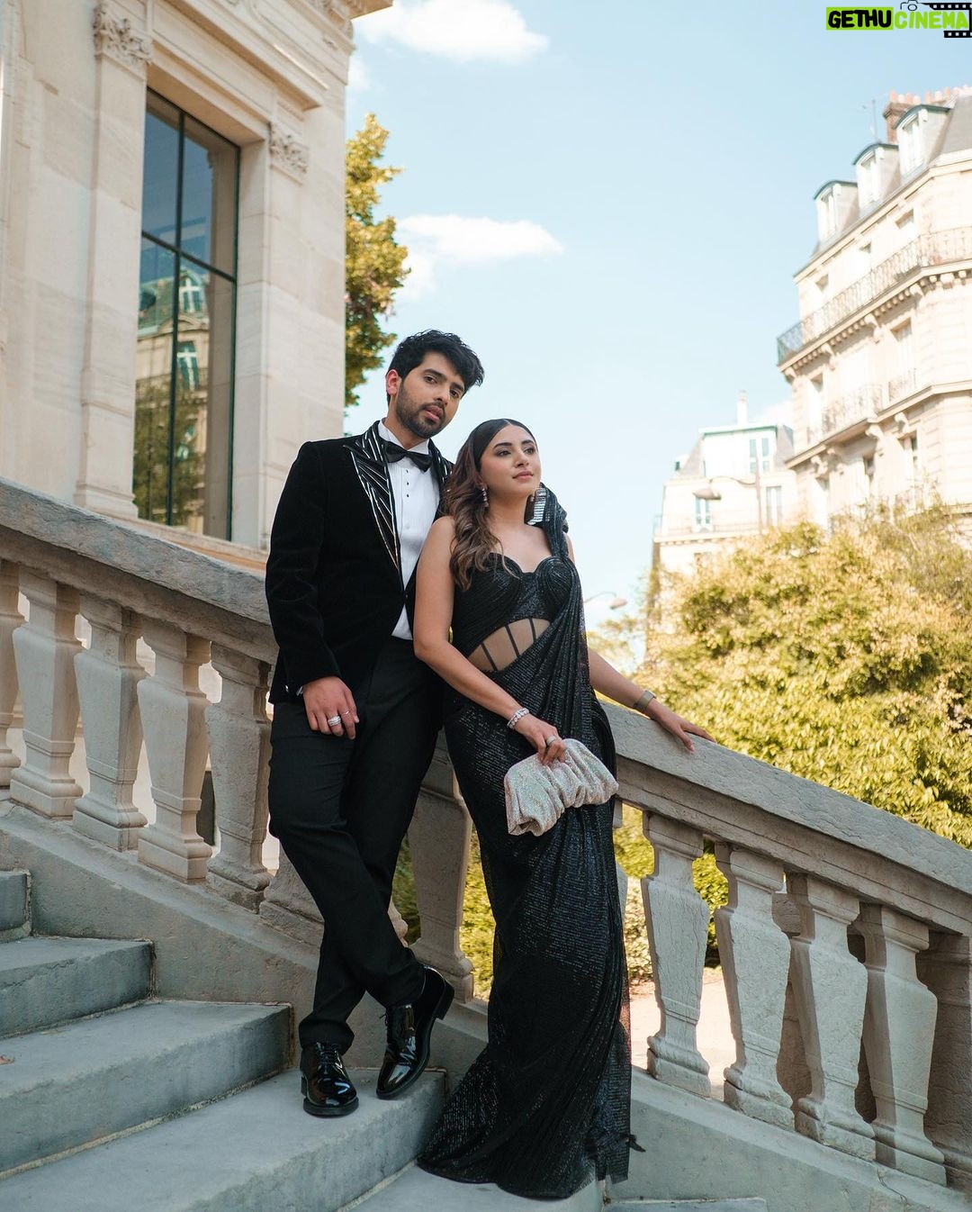 Armaan Malik - 544.9K Likes - with my š¤ in Paris, for @gauravguptaofficial @ggpanther at haute couture week
Both wearing @gauravguptaofficial
Armaanās jewellery @dripproject.co
Aashnaās jewellery @prerto @karishma.joolry
Styled by @malvika_tater
Photos by @harvijay_j