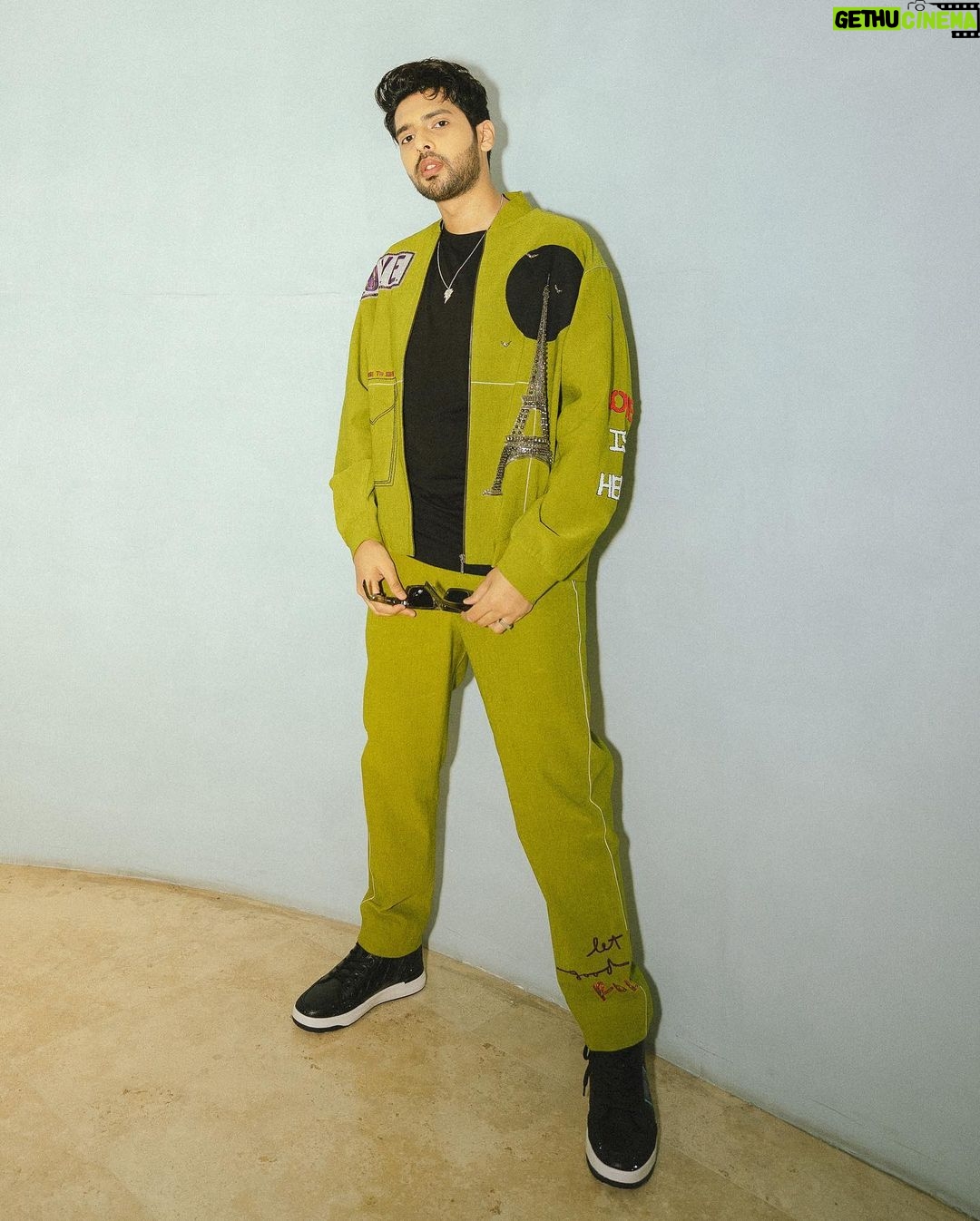Armaan Malik Instagram - never lost my focus, never will ā¤ļøāš„ outfit: @shahinmannan jewellery: @dashia.in shoes: @aldo_shoes styled by: @anshikaav assisted by: @roshiijain @bhatia_tanisha photos by: @artisticvatsal / @xo.visuals