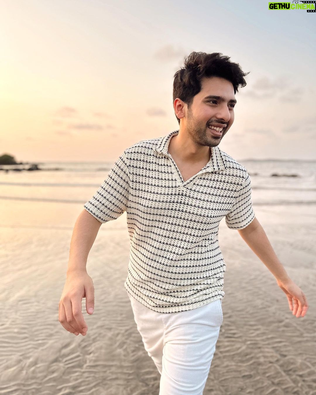 Armaan Malik Instagram - dil malanga ishq ch tere, teri gali phirda 🌻❤️
