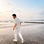 Armaan Malik Instagram - dil malanga ishq ch tere, teri gali phirda 🌻❤️