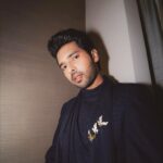 Armaan Malik Instagram - 🦅💙 Outfit @qbikofficial Footwear @saintgworld Photos @kartikkher Styling @anshikaav Assisted by @tanazfatima @roshiijain