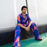 Armaan Malik Instagram - fav fit! ✌🏼💜 styling @malvika_tater asst. @vrutiiiiiiii AM outfit @bigbunny.in Lauv’s hoodie: @shopintheam jewellery @beadieboostore shoes @thewhitepole photos @kartikkher