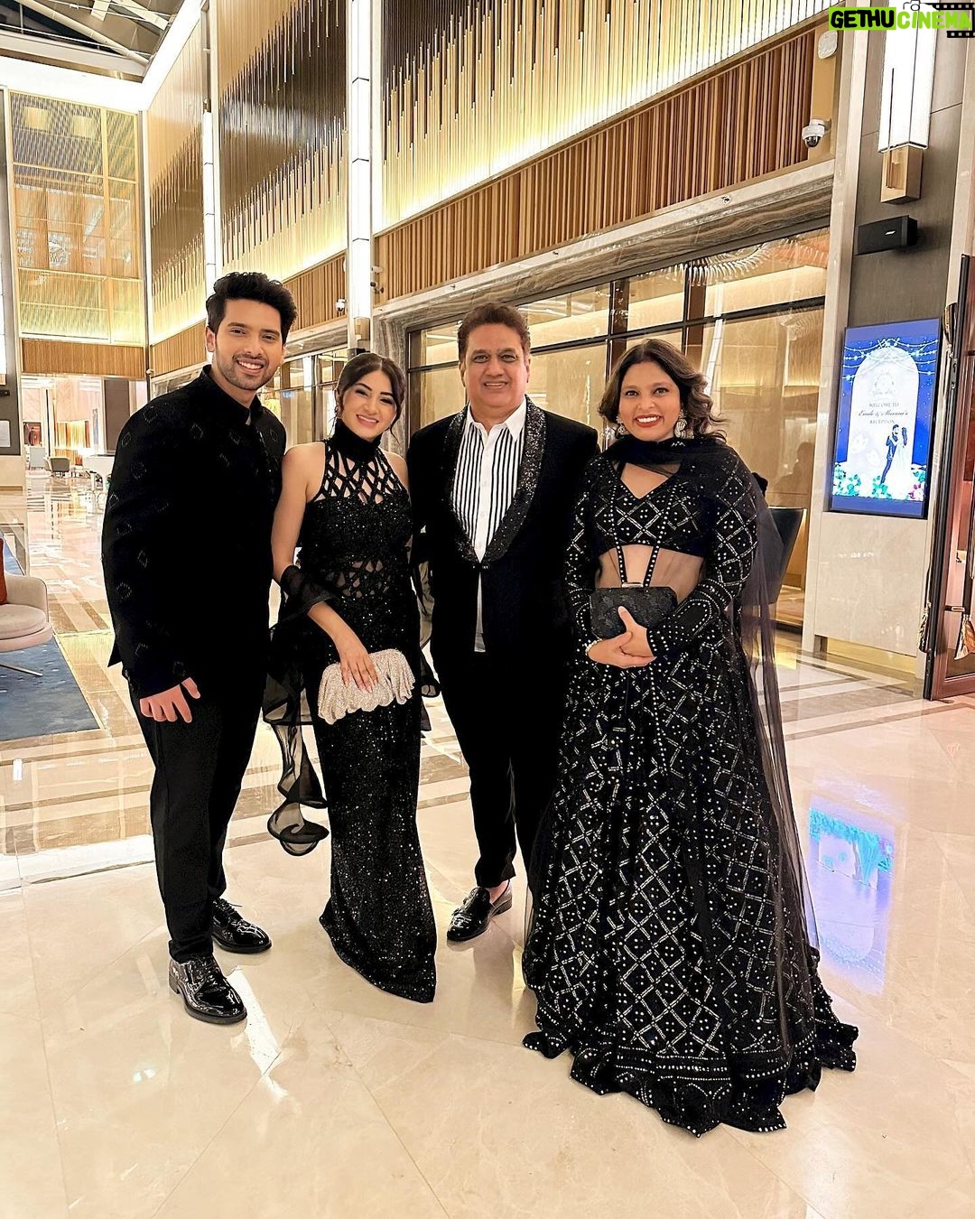 Armaan Malik Instagram - barateeeeeez ft. fam 🖤🖤
