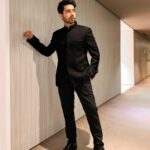 Armaan Malik Instagram - barateeeeeez ft. fam 🖤🖤