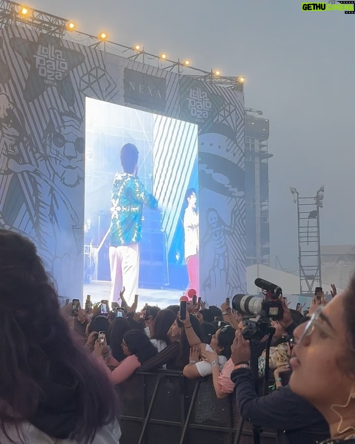 Armaan Malik Instagram - Last weekend at @lollaindia, I shared the stage with my brother @ericnam for the very first time, performing our collaboration song “Echo” after almost 3 years. Despite never having met Eric before, the bond was instant! Felt like I reconnected with my long lost brother. Amidst all the joy, the weekend also brought the loss of my pet dog Handsome. Navigating both these extremes has not been easy, but I will always be grateful for the memories made that night 🩵✨🫰🏻