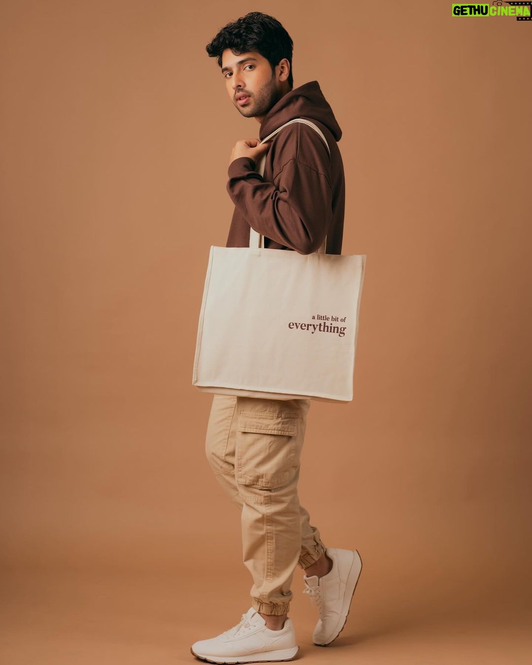 Armaan Malik Instagram - And we are live!!! Go grab your โ๐ถ๐ป ๐๐ต๐ฒ ๐๐ โ merch right away on ๐๐ต๐ผ๐ฝ.๐ฎ๐ฟ๐บ๐ฎ๐ฎ๐ป๐บ๐ฎ๐น๐ถ๐ธ.๐ฐ๐ผ๐บ ๐ค๐งก