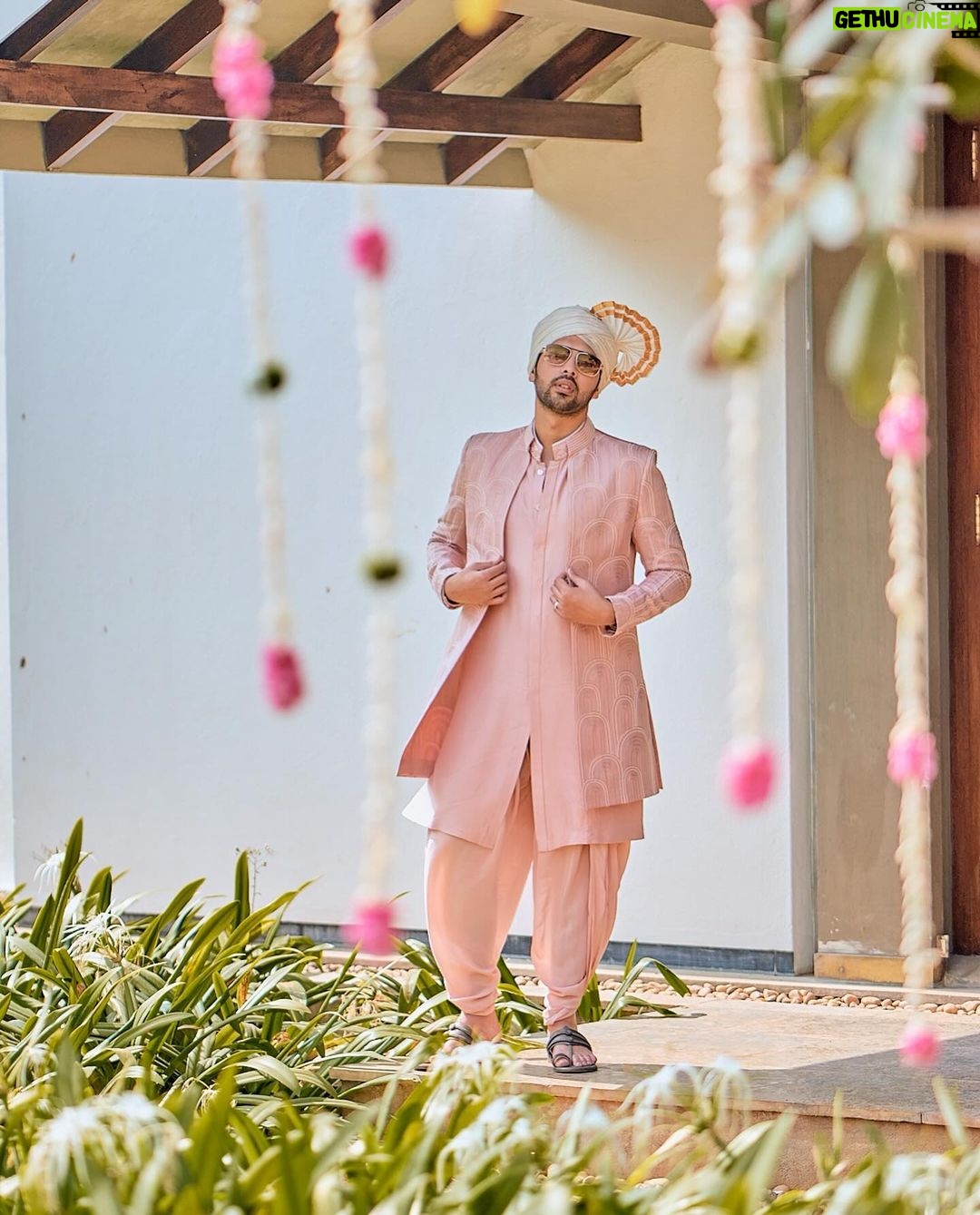 Armaan Malik - 509K Likes - jahaan dekho photoshoot karte rehta hai yeh armaan š
outfit @madzinlabel
kolhapuri @aprajitatoorofficial
styling @malvika_tater
photos @mohitvaru