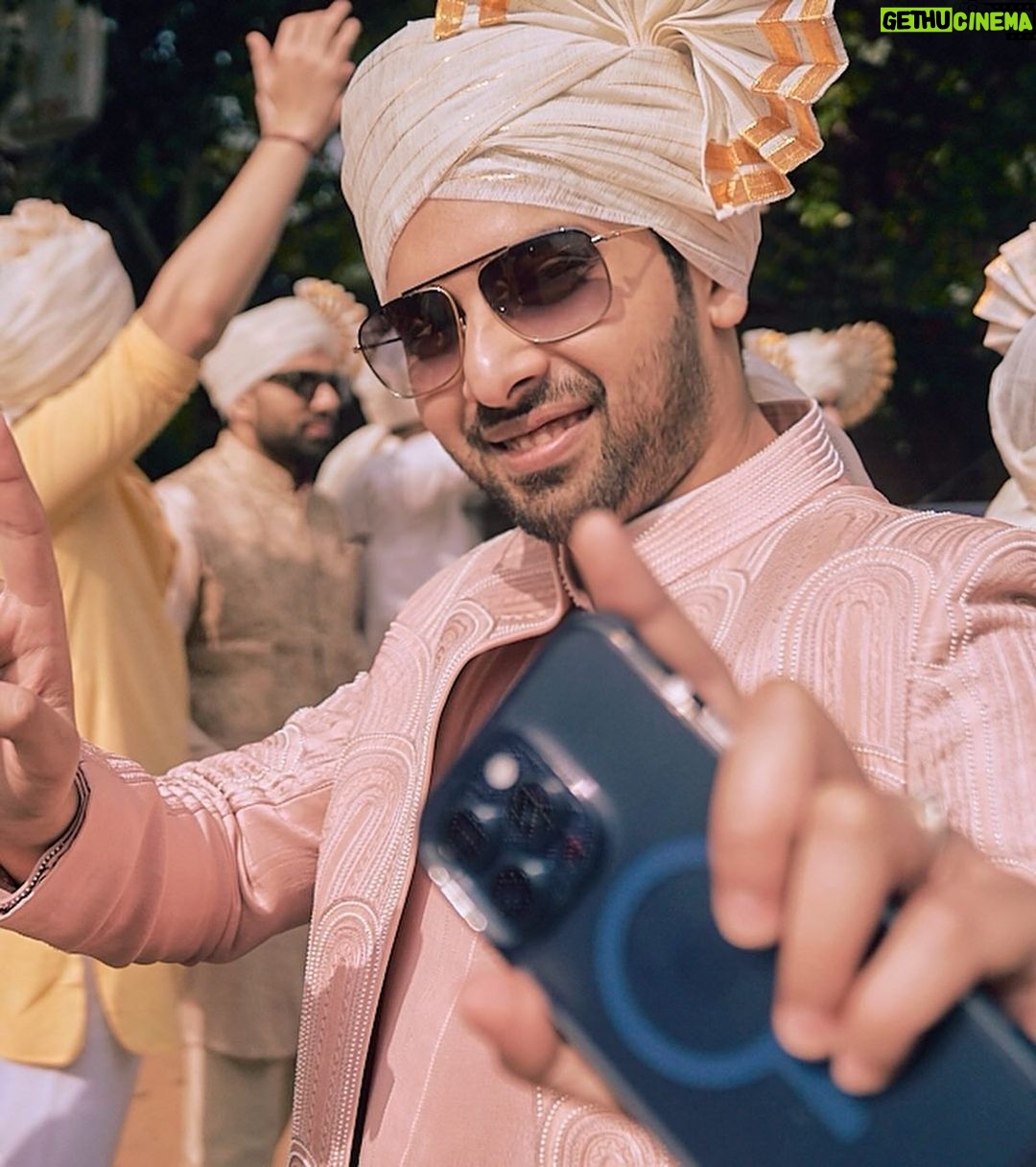 Armaan Malik - 509K Likes - jahaan dekho photoshoot karte rehta hai yeh armaan š
outfit @madzinlabel
kolhapuri @aprajitatoorofficial
styling @malvika_tater
photos @mohitvaru