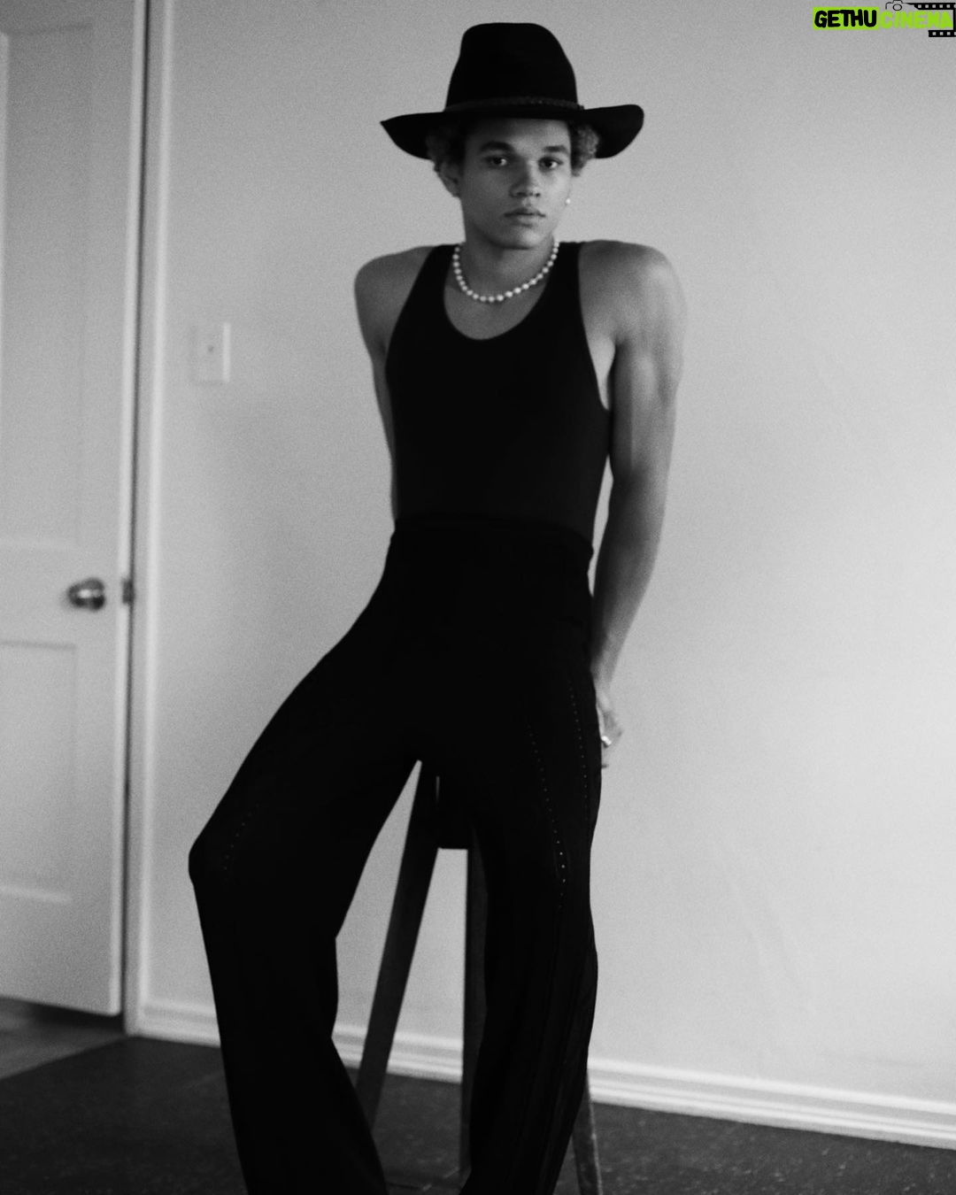 Armani Jackson Instagram - @numero_netherlands 🖤 on some fancy shiiiii
