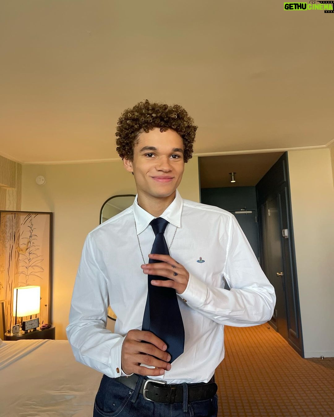 Armani Jackson Instagram - conquered the con! New York Comic Con