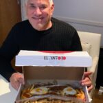 Arnaldo André Instagram - Q mejor comienzo de finde que con un delivery de El Antojo! La mejor milanesa de BsAs! Orgulloso de mi amigo paraguayo, Christian!