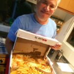 Arnaldo André Instagram - @el_antojook hoy me visitó en casa, con unas deliciosas e inigualables milanesas! Hace como yo, pedí Delivery ! En Mi Casa
