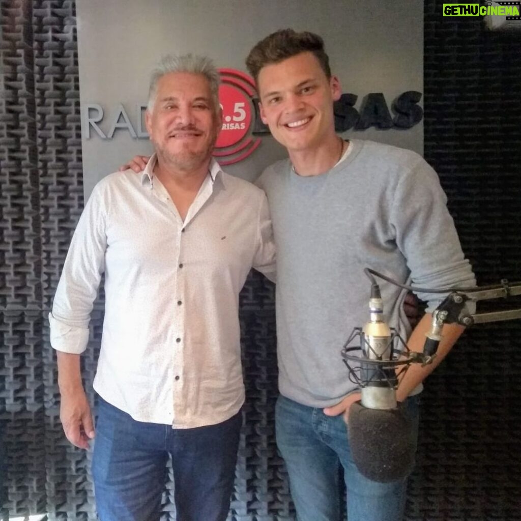 Arnaldo André Instagram - Radio Brisa, Mardel, con Gonzalo Vazquez. Excelente entrevista! @gvazquezok